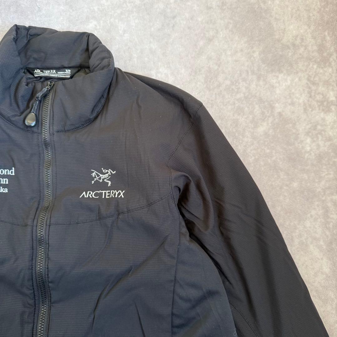 アークテリクス ATOM LT JACKET ウィメンズS 企業ロゴ