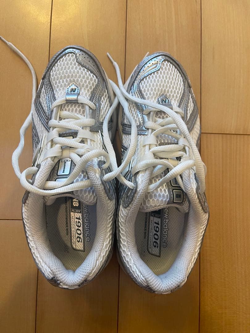美品☆new balance☆1906☆シルバー