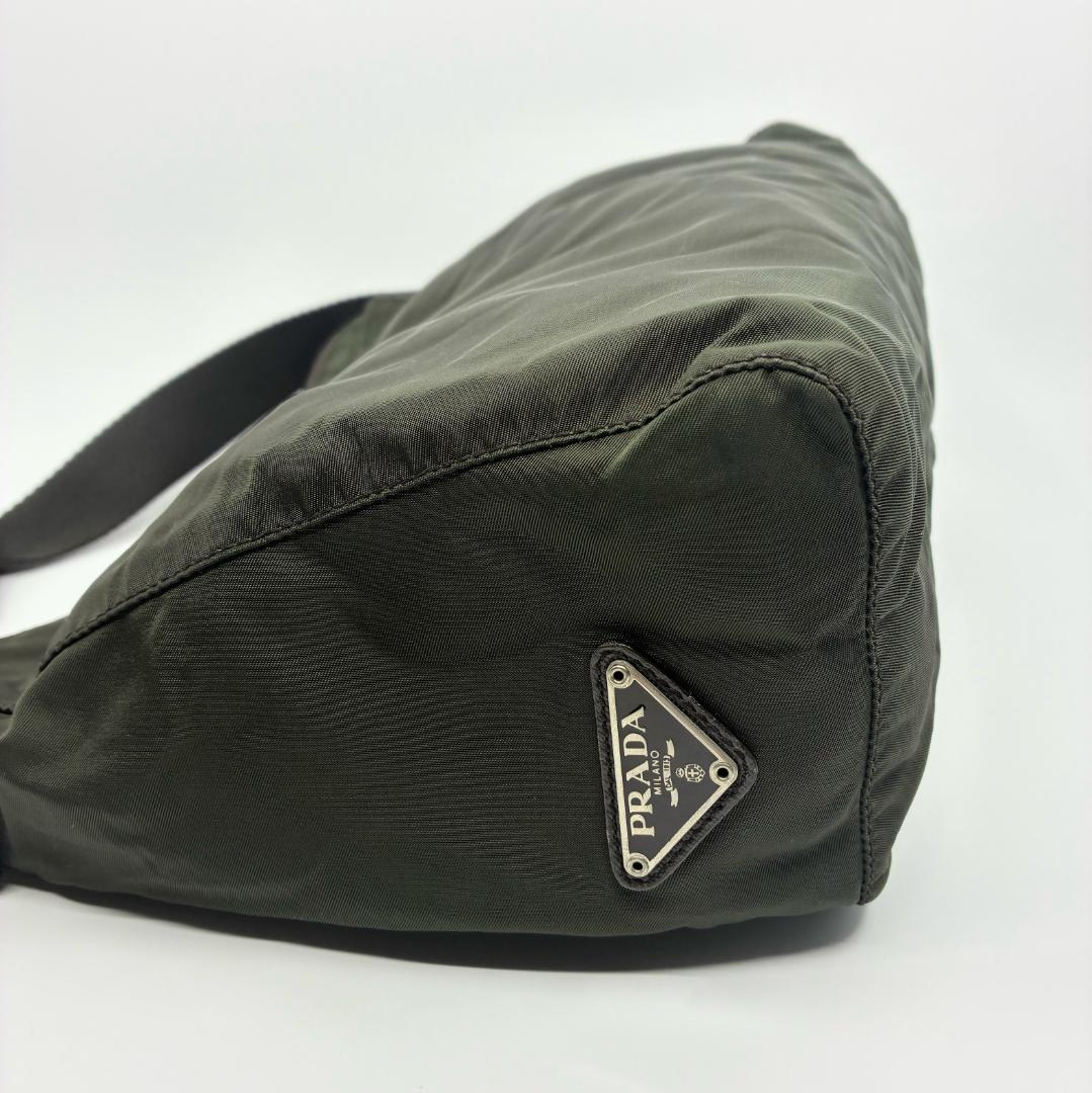 PRADA プラダ ナイロン ショルダーバッグ カーキ A1359C2