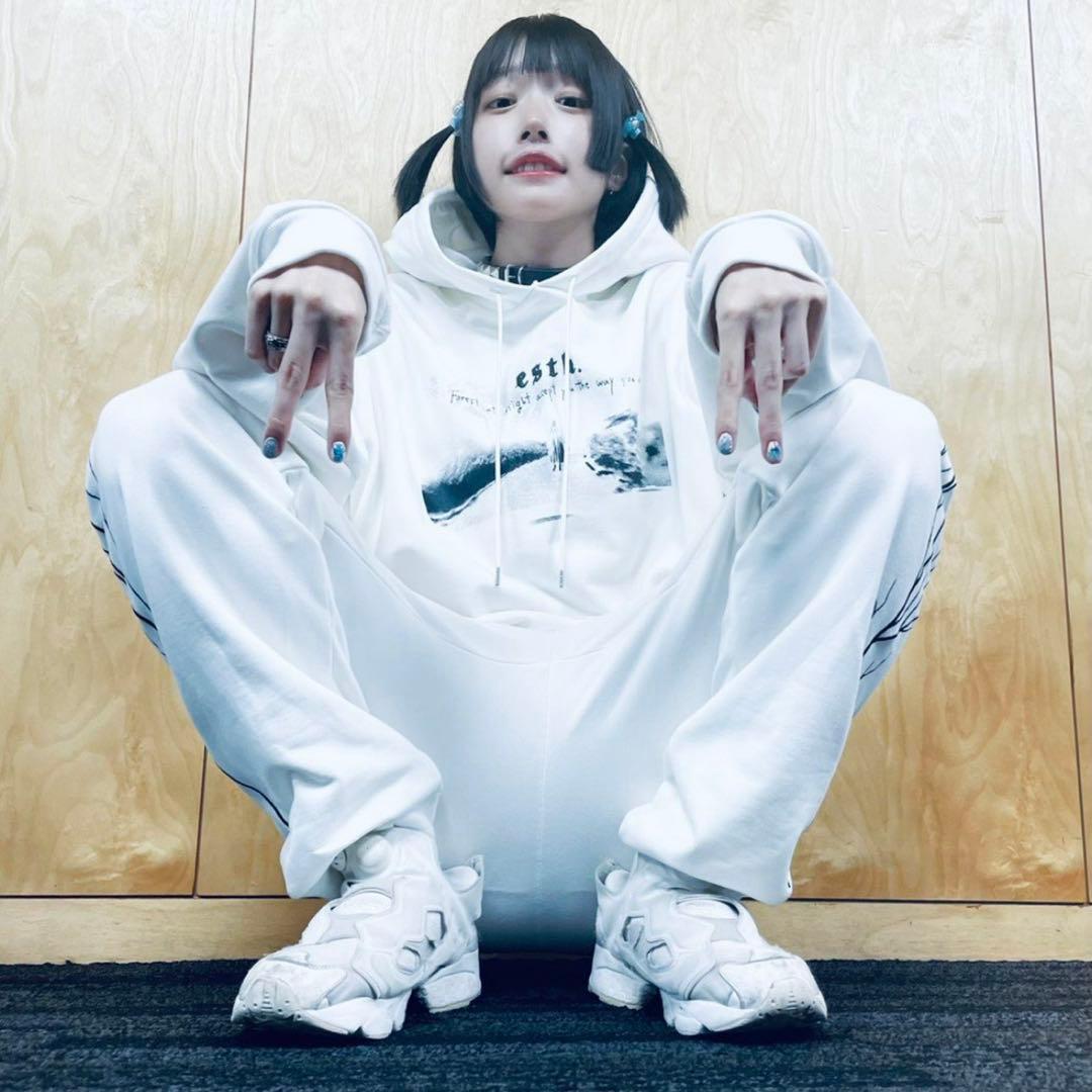 あのちゃん着用 esth. パーカー