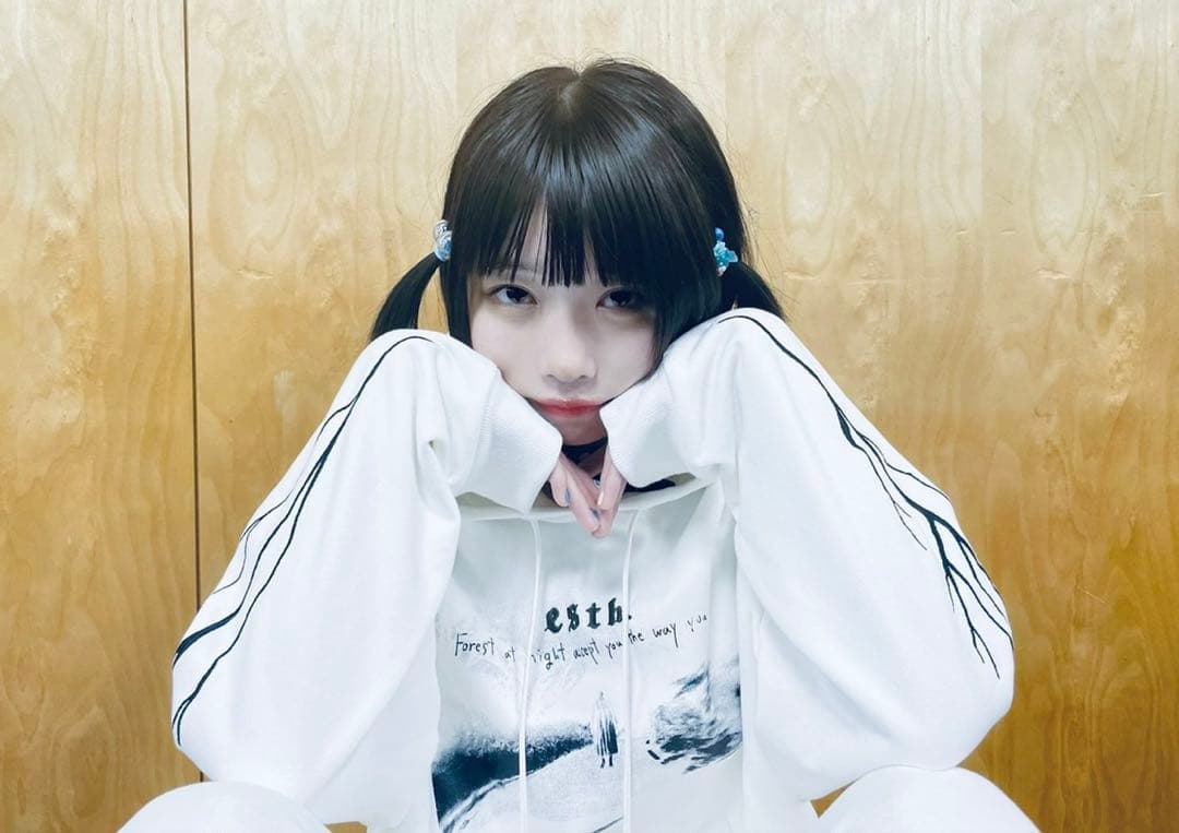 あのちゃん着用 esth. パーカー