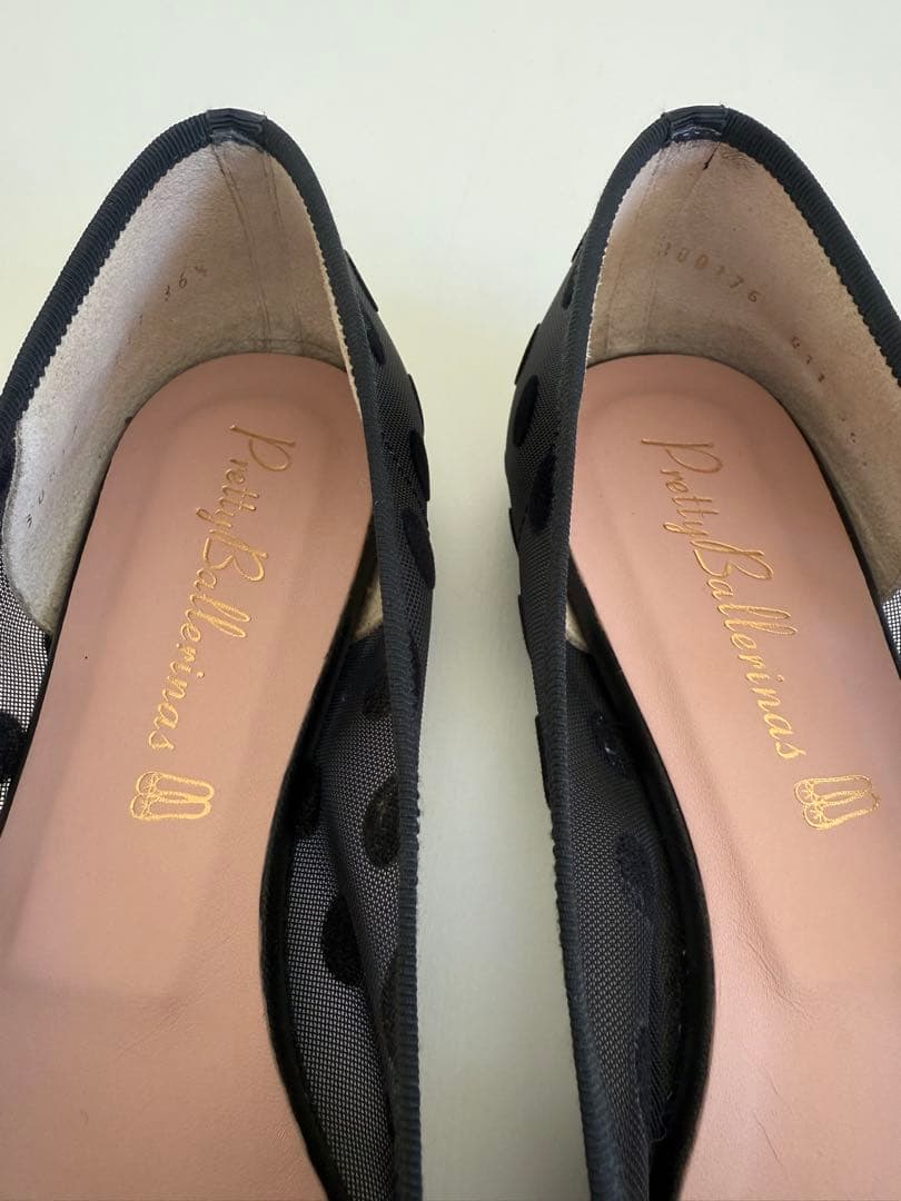 【美品】Pretty Ballerinas ドット柄 フラットシューズ　ブラック