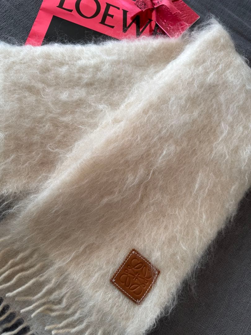 smiley☺︎ LOEWE クリーム色 モヘア混合マフラー