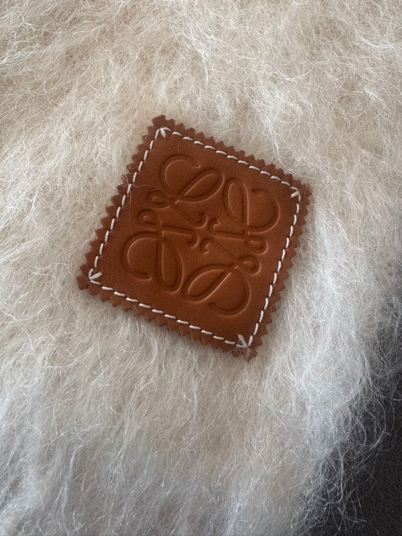 smiley☺︎ LOEWE クリーム色 モヘア混合マフラー