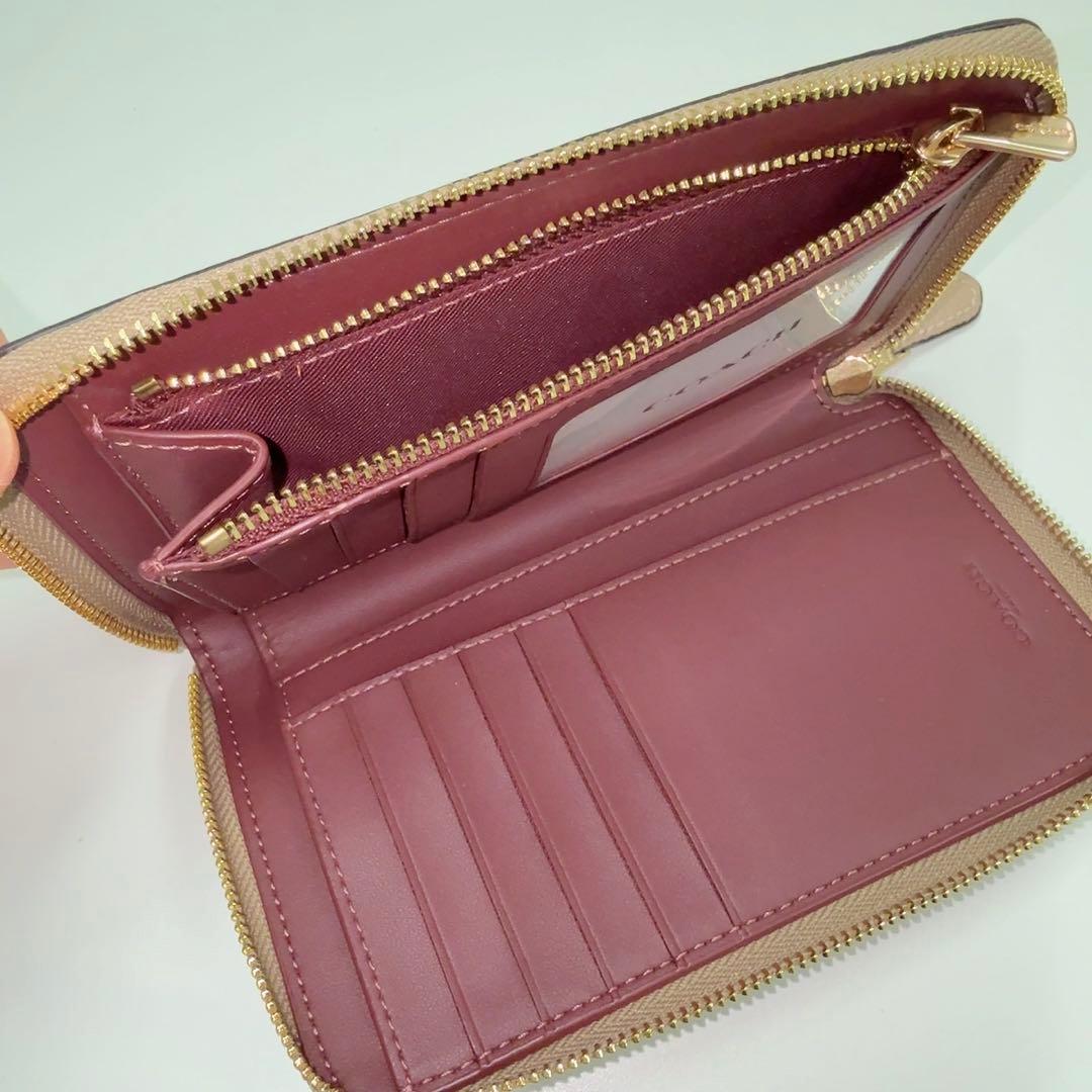 【 新品未使用 】COACH ベージュ 二つ折り財布