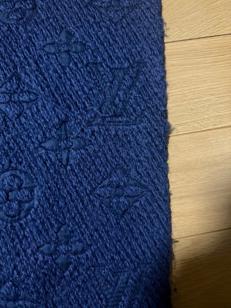 ルイ・ヴィトン、エシャルプ・ロゴマニア マフラー（ネイビー）