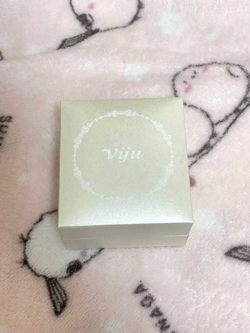 Viju K18YGダイヤネックレス ギフトボックス付き