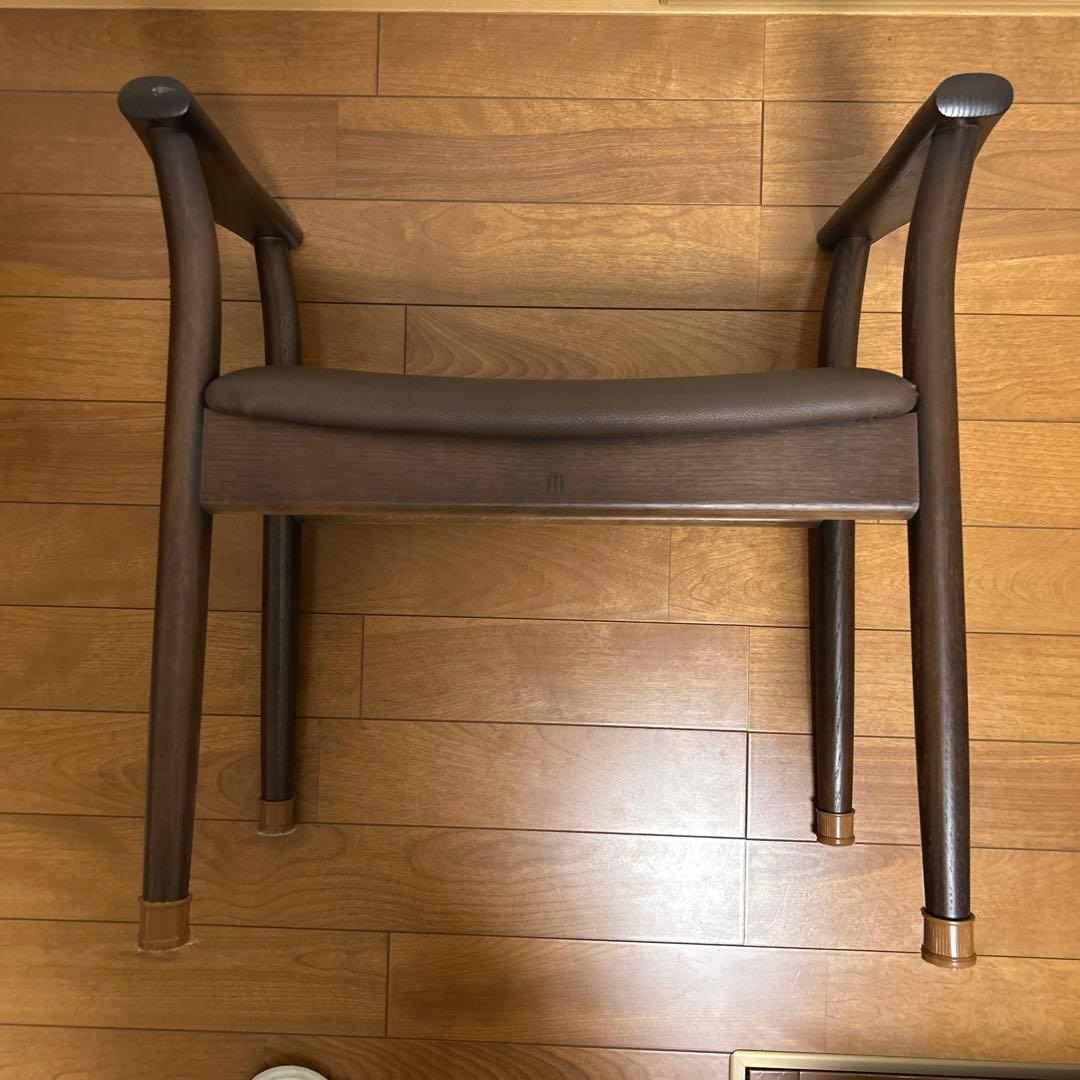 ナチュラルウッドアーム付きスツール