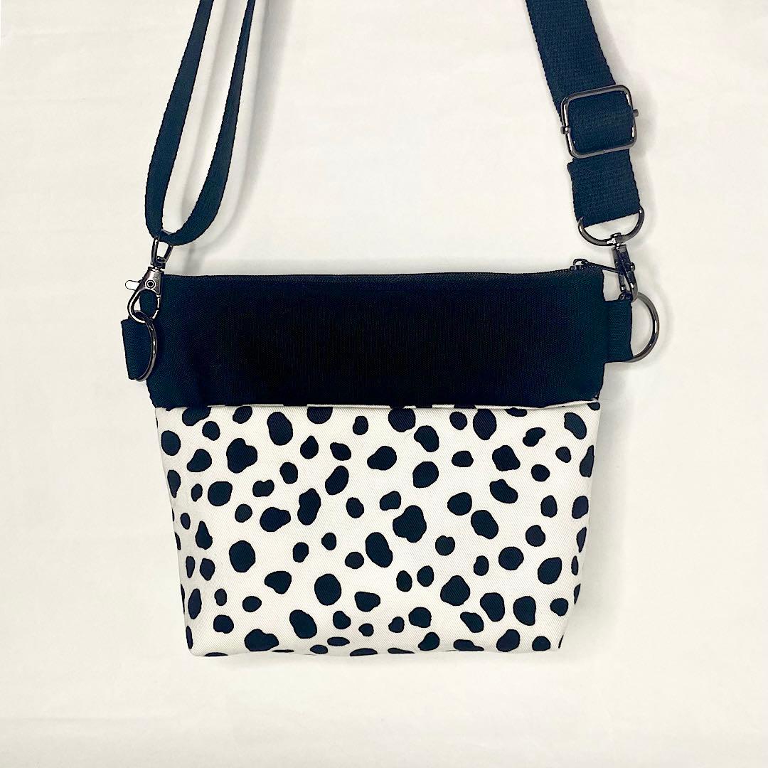 グータン様　オーダーページ ✩ お出かけポーチ モモンガポーチ