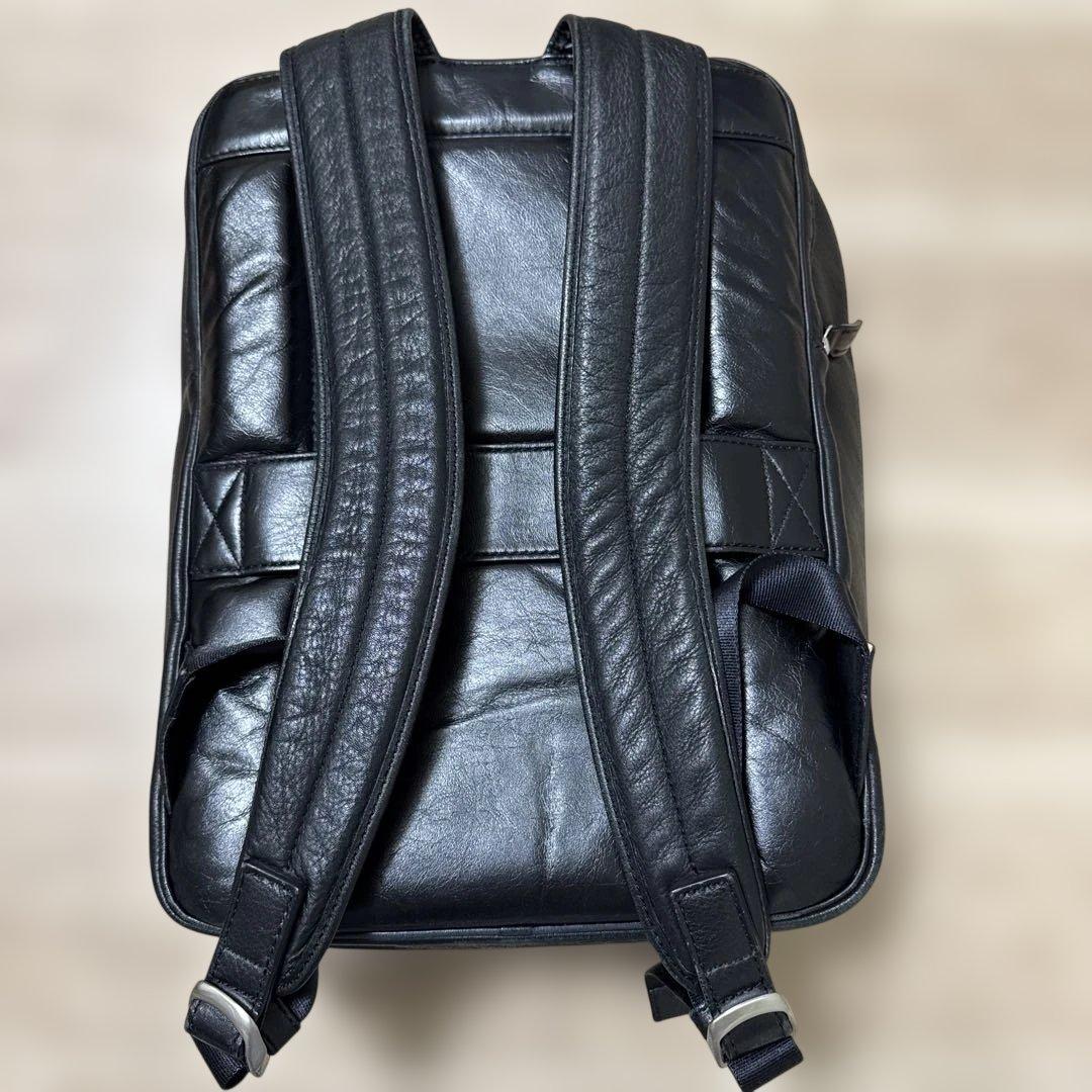 土屋鞄 トラベル バックパックブラック