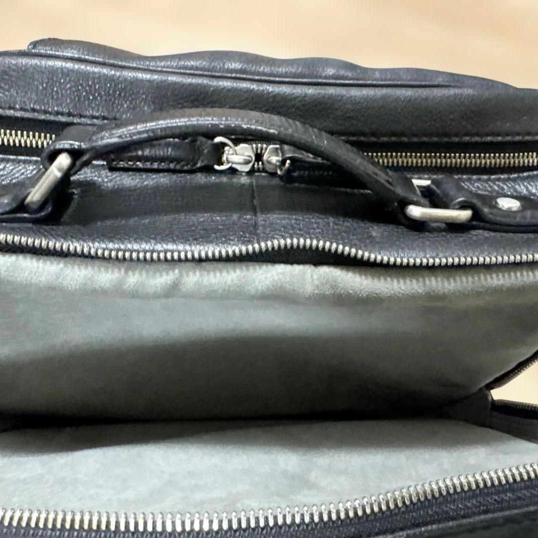 土屋鞄 トラベル バックパックブラック