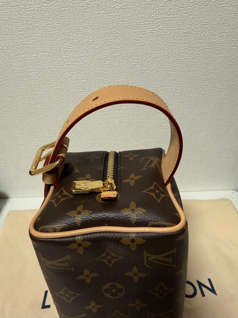 極美品ルイヴィトンモノグラム ロッカー ドップキット クラッチバッグ