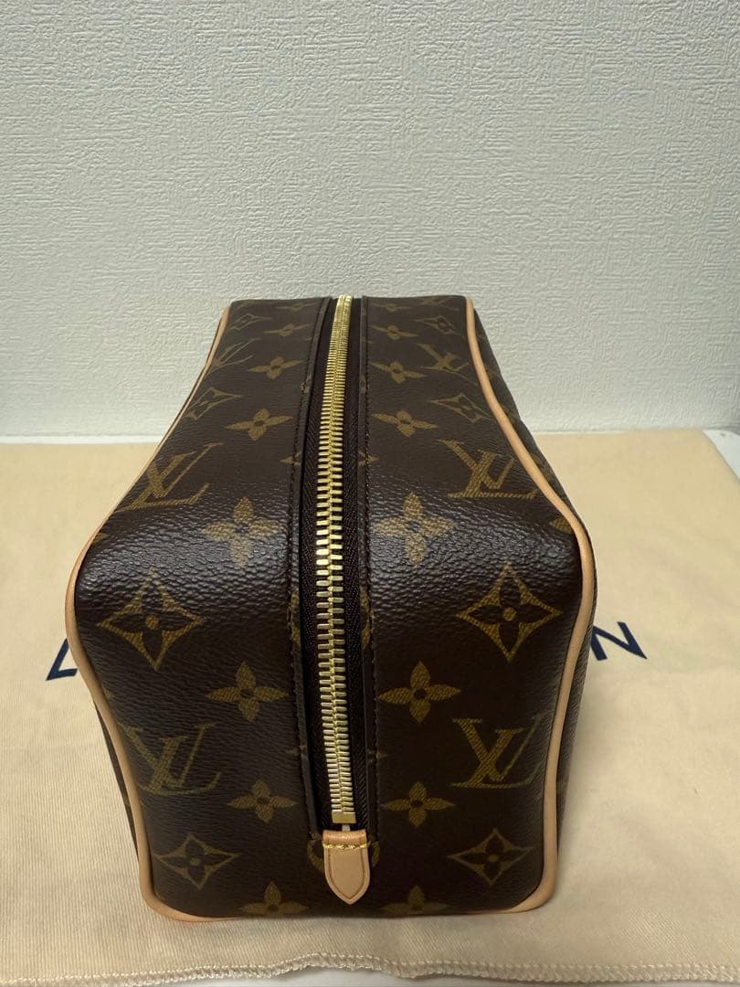 極美品ルイヴィトンモノグラム ロッカー ドップキット クラッチバッグ