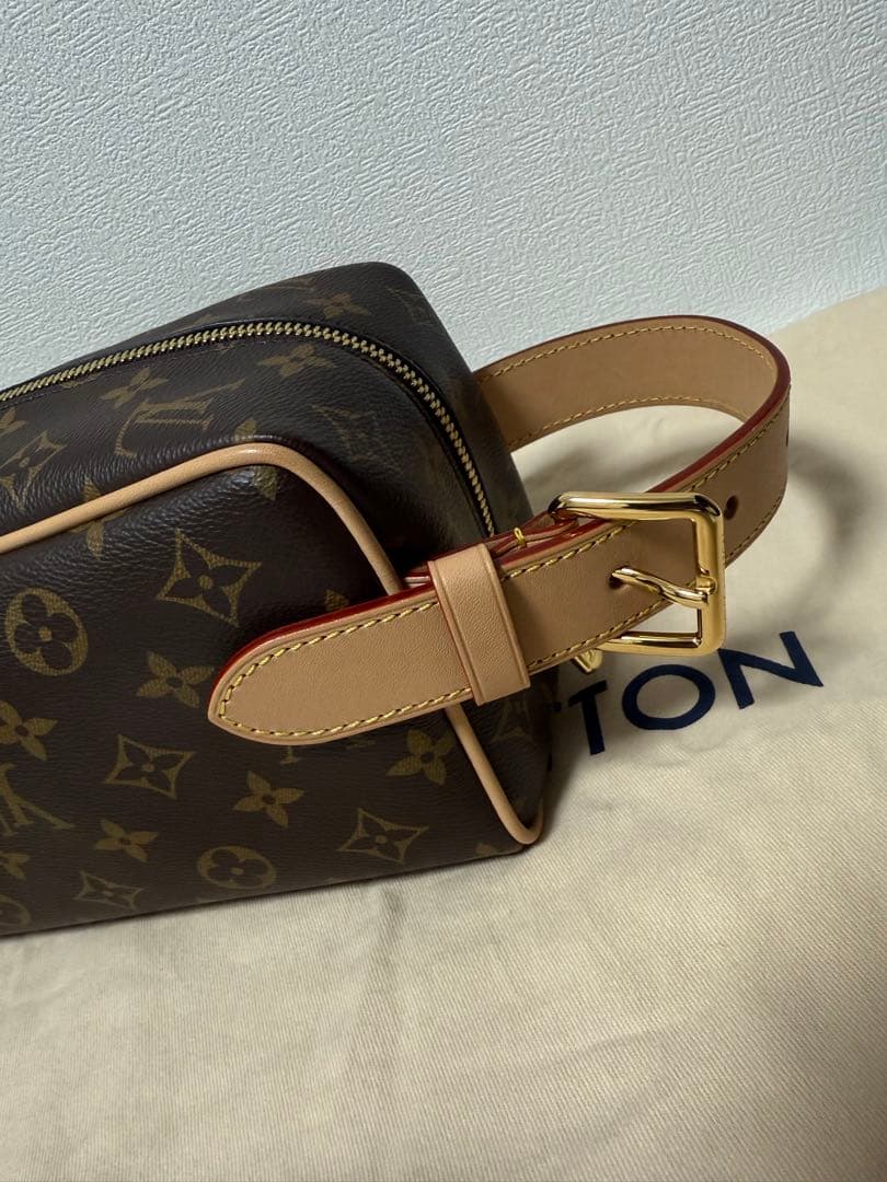 極美品ルイヴィトンモノグラム ロッカー ドップキット クラッチバッグ