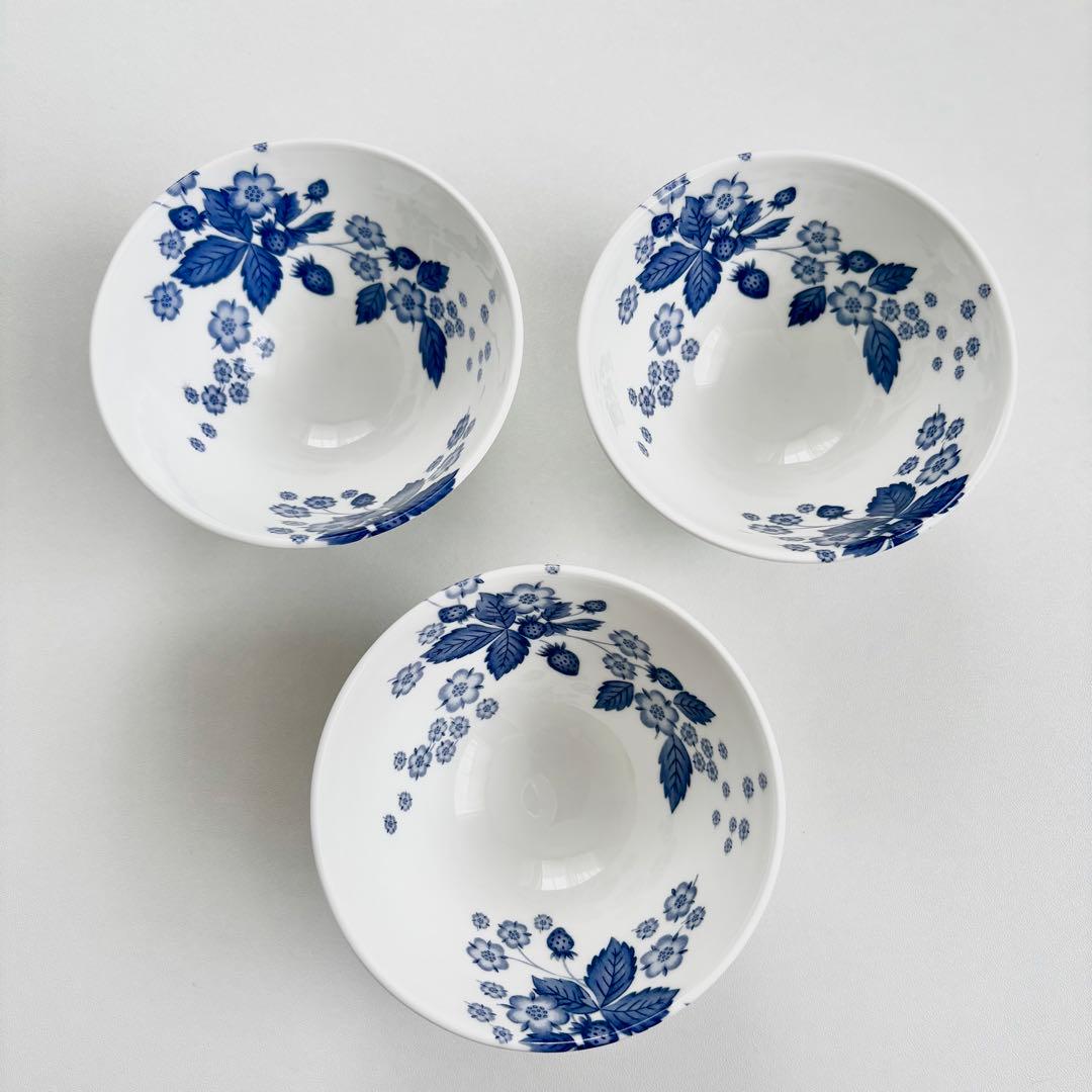ウェッジウッド ストロベリーブルーム インディゴ 茶碗 ライスボウル M&L