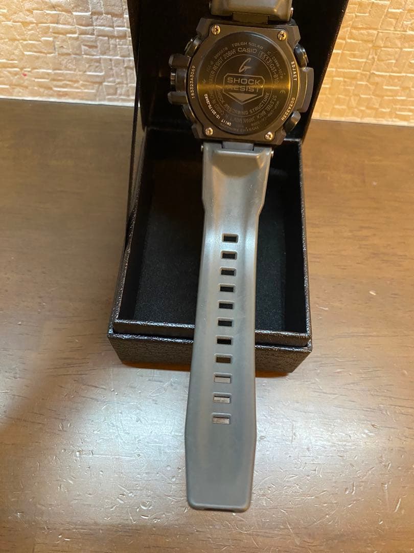 【極美品/レア】G-SHOCK GST-B100XB-2AJF 海外セレブ愛用