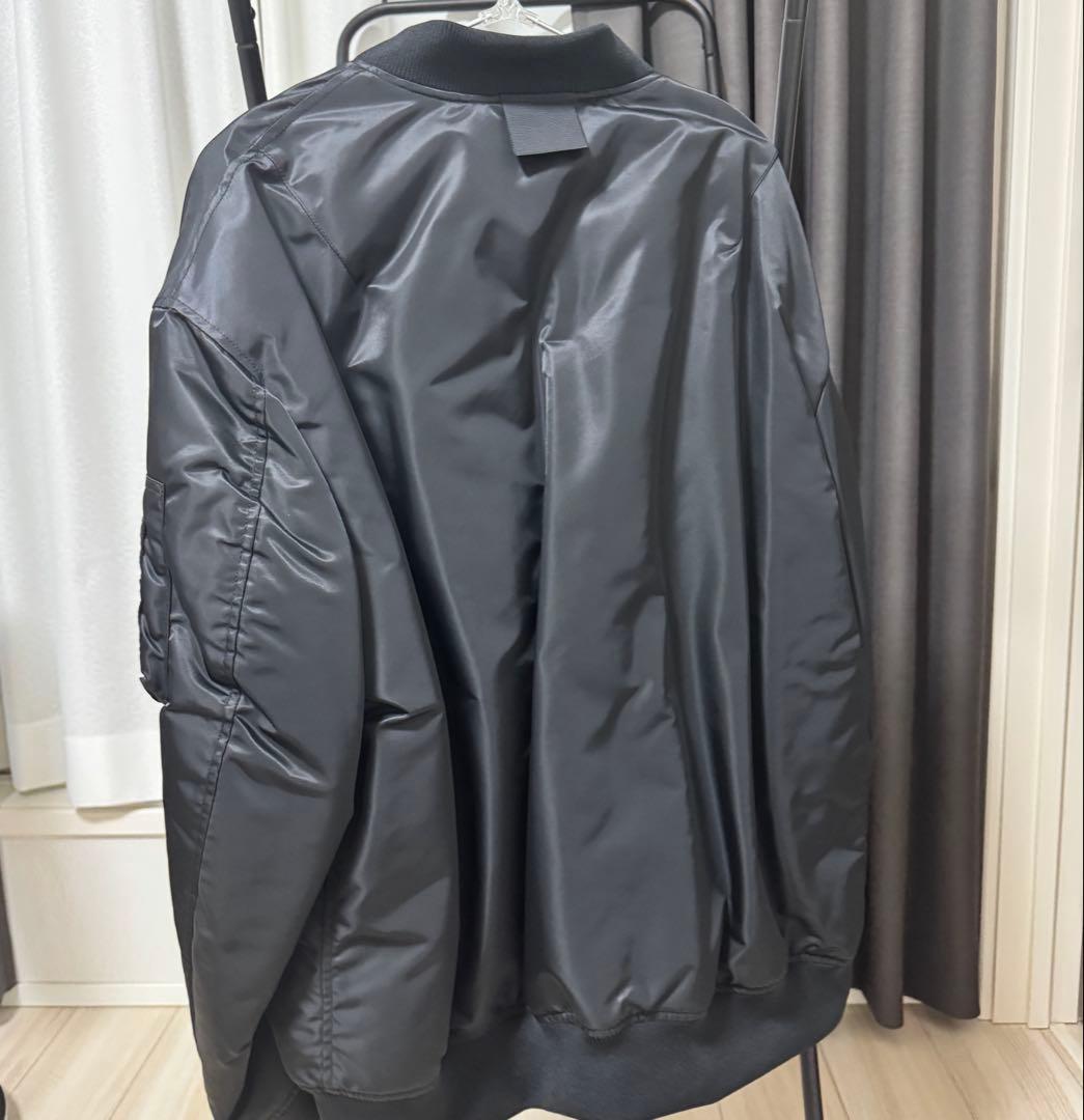 新品タグ付き　ユニクロ　ハイブリッドダウンオーバーサイズMA-1ブルゾン　+Ｊ