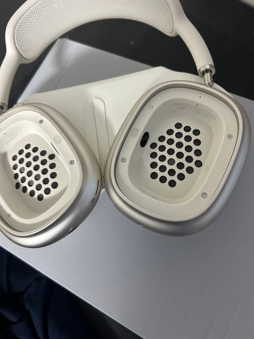 Apple純正AirPods Maxスターライトケース付き