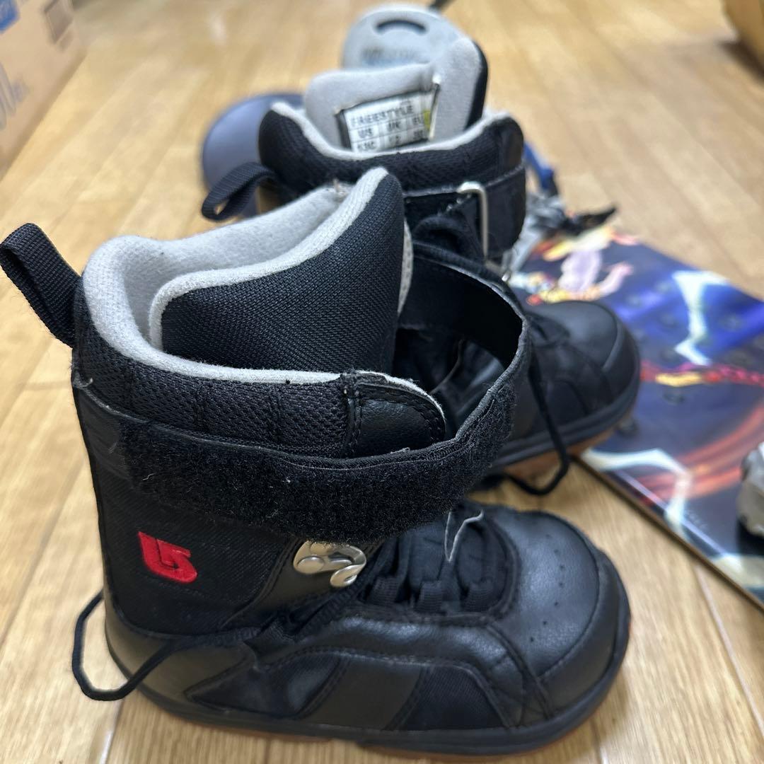 burton 子供用 4点セット ボード ブーツ バイン ヘルメット　バートン