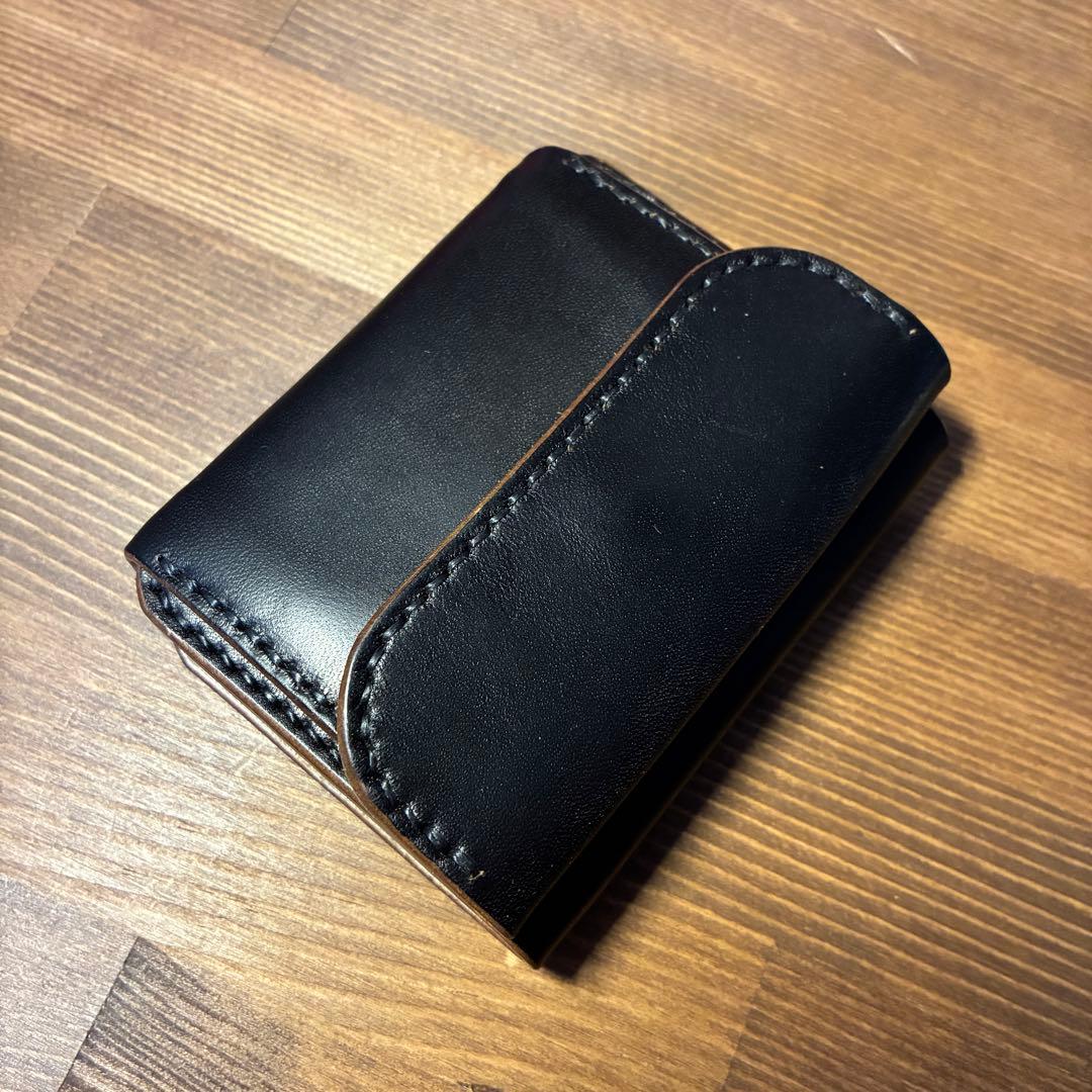 コンパクトウォレット　MARYAM社　ホースバット　丘染めブラック　茶芯