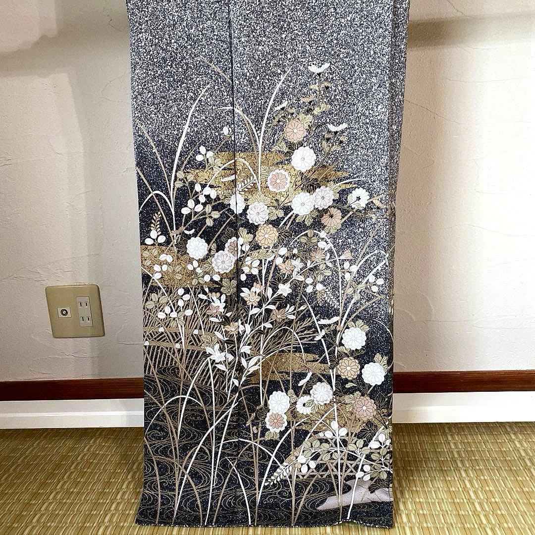 着物-袷着物2 秋草文様 黒地に金彩上品で華やかな装い【訪問着】【正絹】【美品】