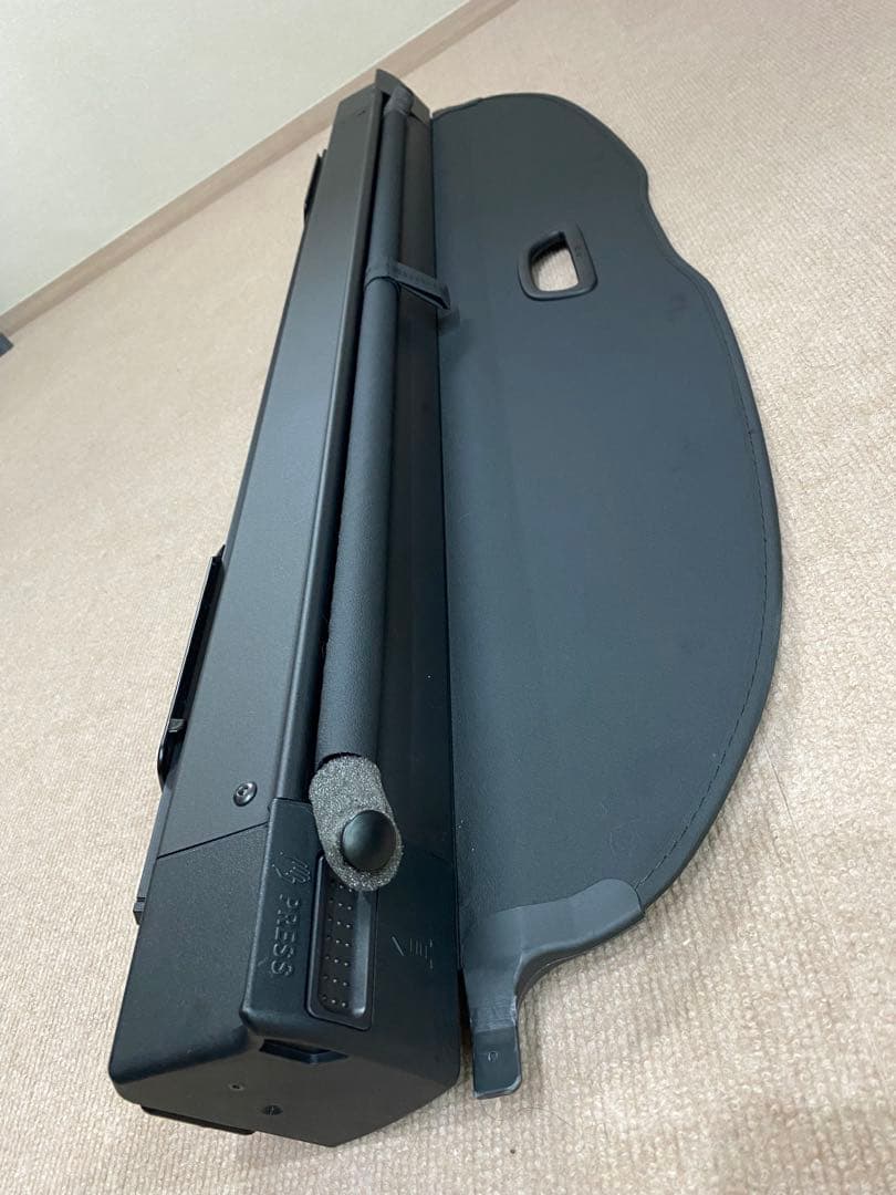 メルセデスベンツ純正　S205 Cクラスワゴン　リアトランク荷物隠し　トノカバー