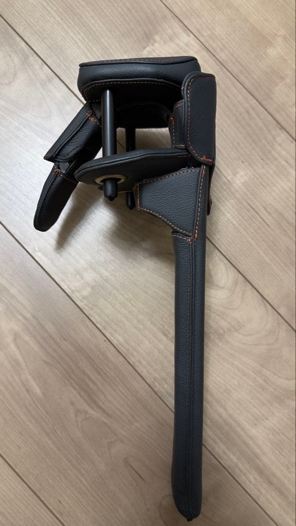 TRD ステアリングロック