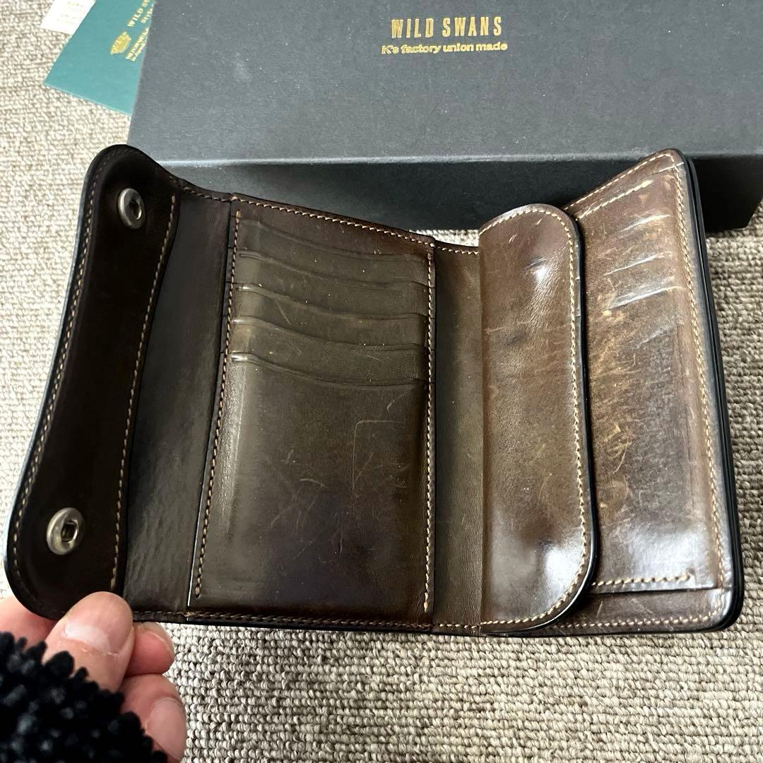 ワイルドスワンズ Byrne 三つ折り財布