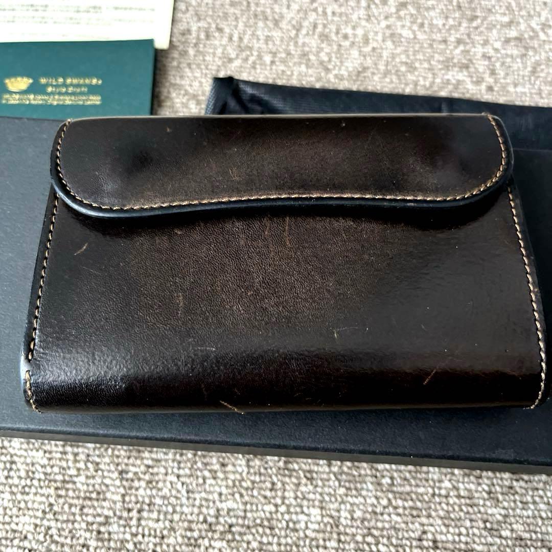 ワイルドスワンズ Byrne 三つ折り財布