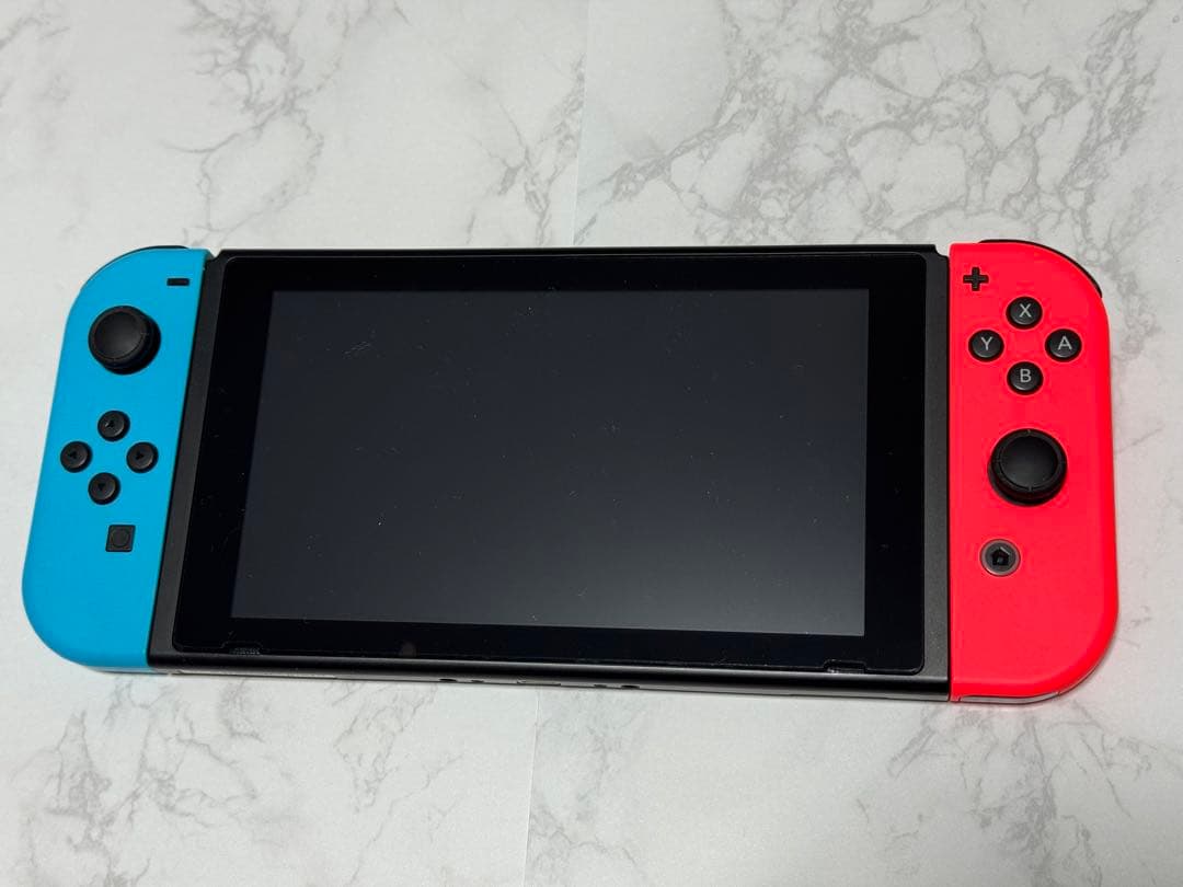 Nintendo Switch本体（充電グリップおまけつき）