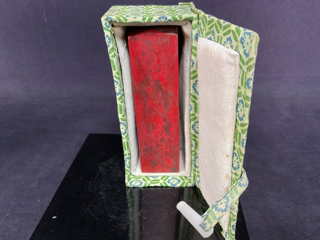 中国　玉　鶏血石　彫刻　印材