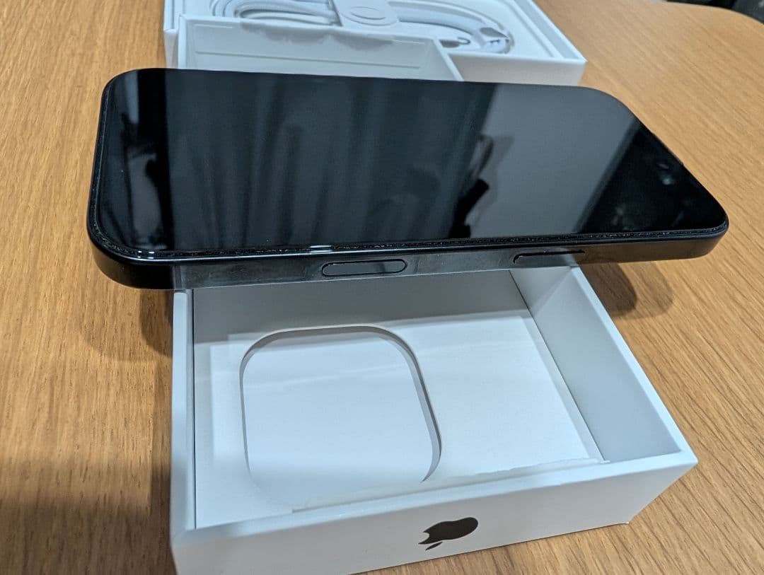 【美品】iPhone 16 Pro 256GB SIMフリー バッテリー97%