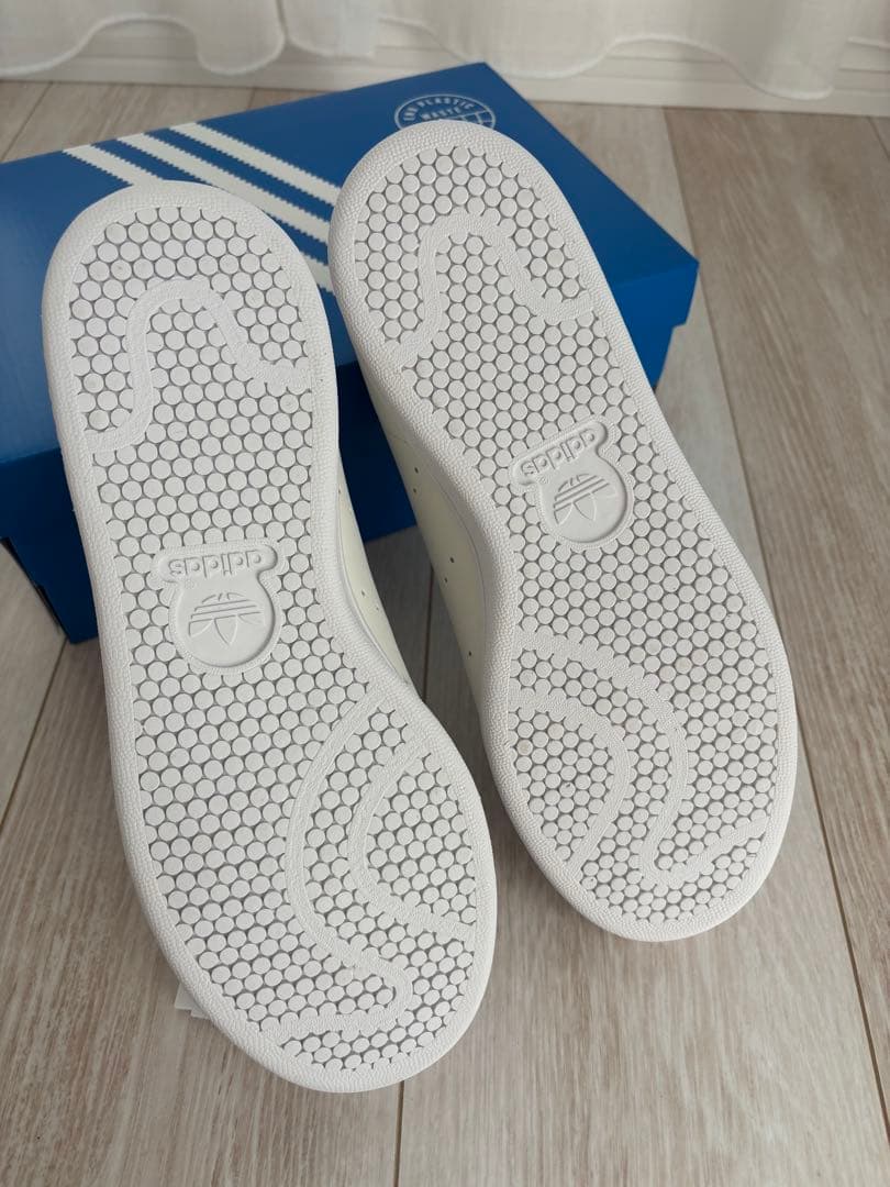 【新品】adidas Stan Smith スニーカー　24