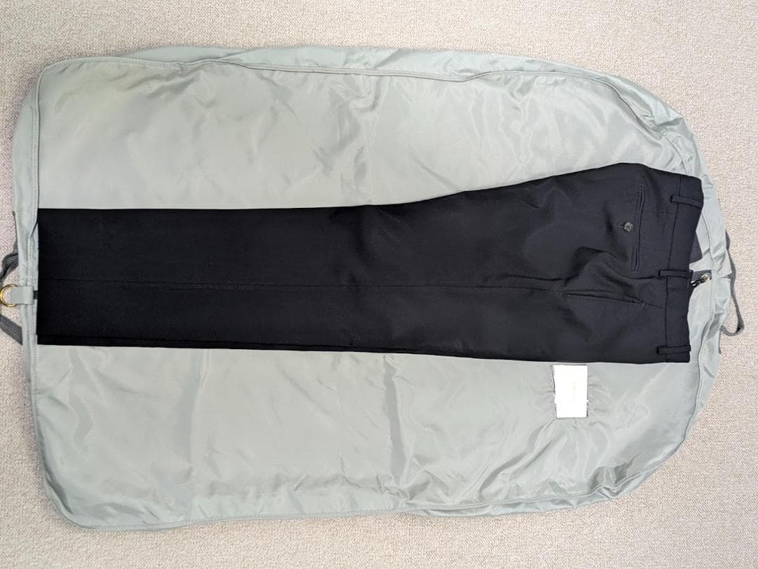 TOM FORD　スーツ