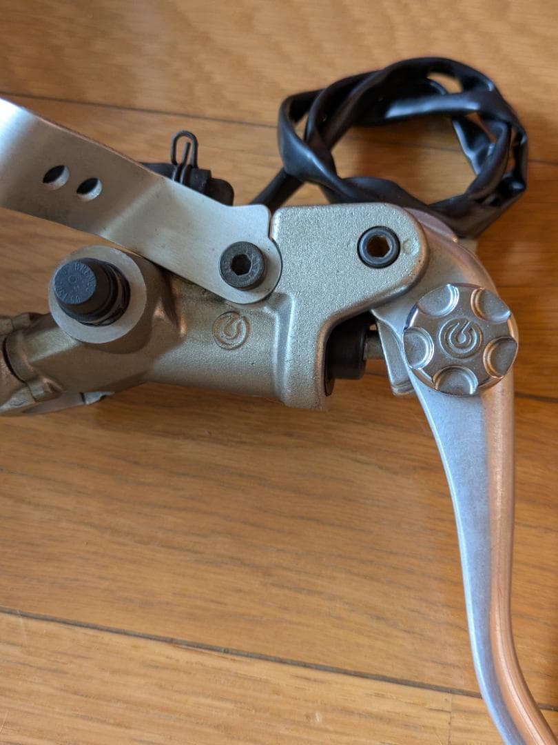 ブレンボ セミラジアル ブレーキマスター Hypermotard 1100S