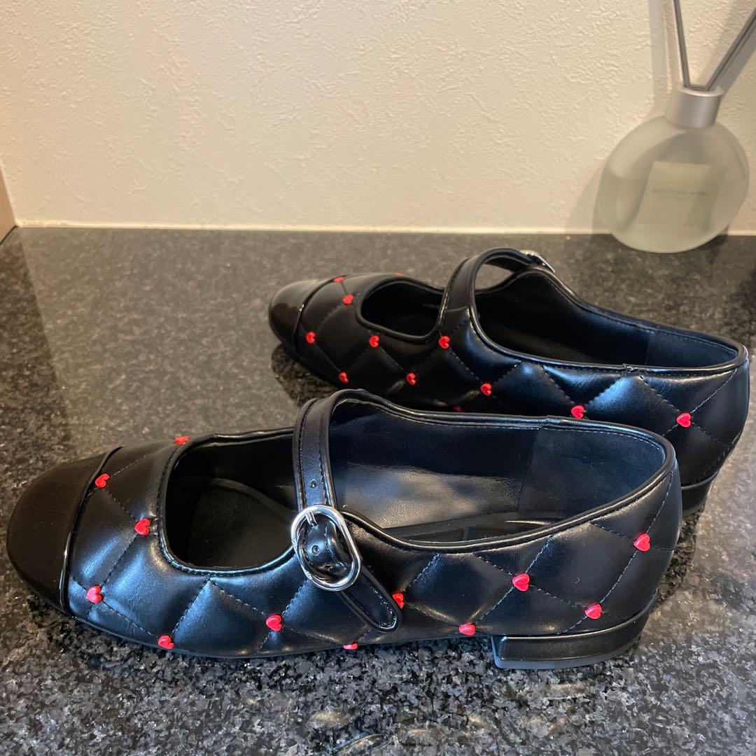 新品未使用CHARLES & KEITHハートプリントメリージェーン