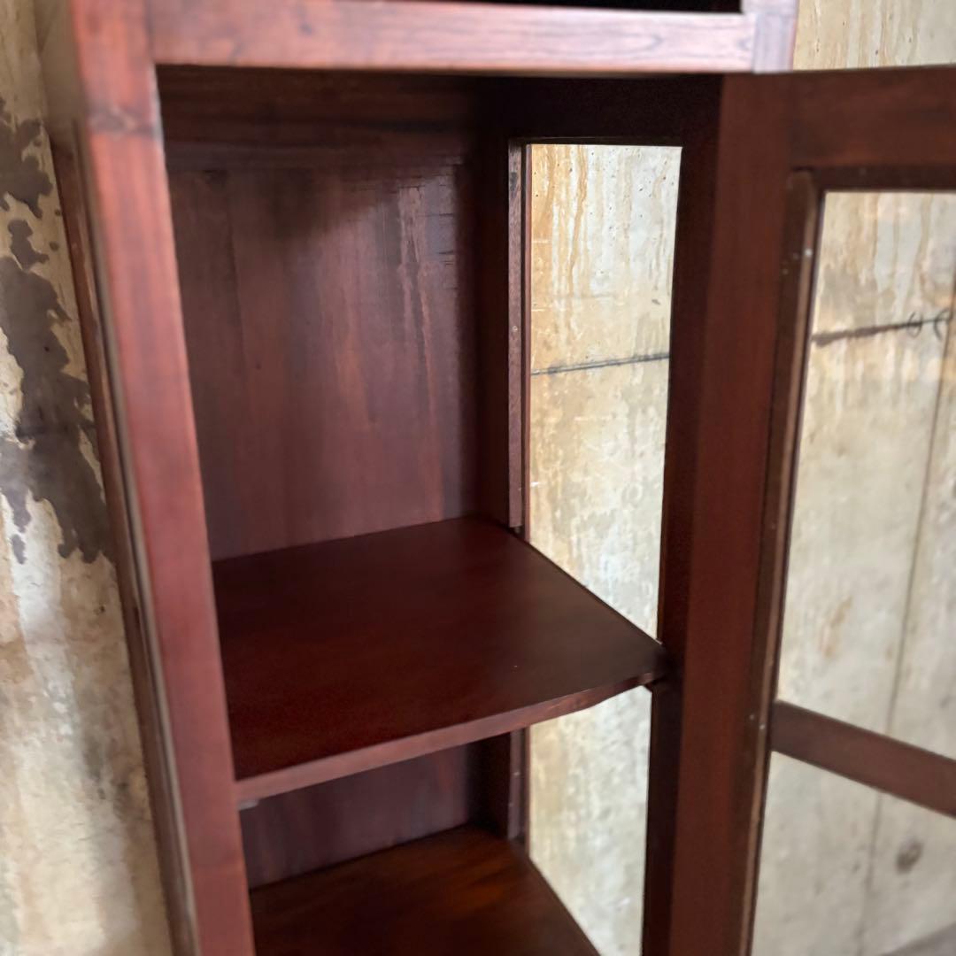 アーチトップのスリムキャビネット　コレクションケース　マホガニー