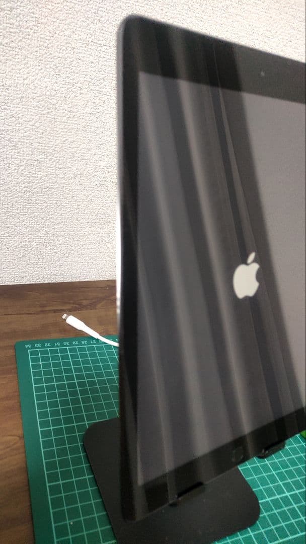 iPad 第7世代 Wi-Fiモデル 128GB スペースグレイ中古品