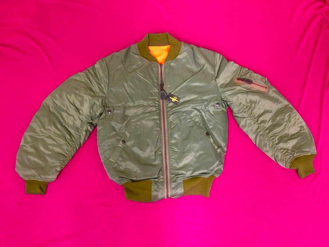 pineapple army's MA-1スタイル オリーブグリーンジャケット