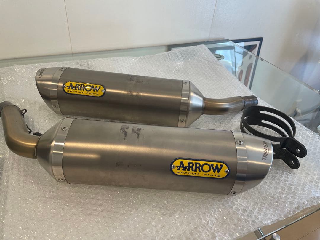 トライアンフ　ストリートトリプル675 マフラー