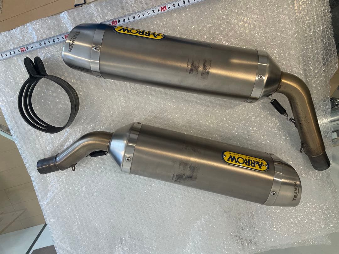 トライアンフ　ストリートトリプル675 マフラー