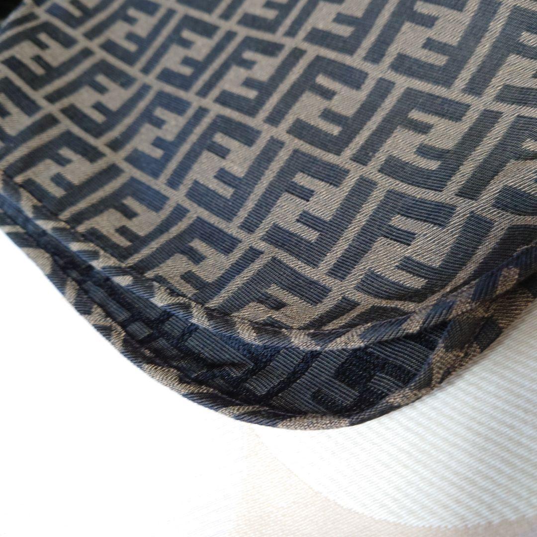 FENDI　ロゴショートパンツ　ブラウン・ベージュ