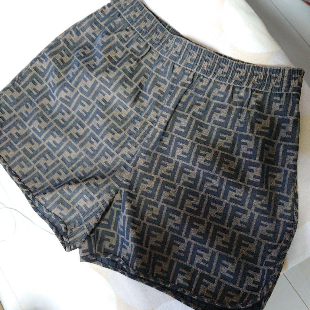 FENDI　ロゴショートパンツ　ブラウン・ベージュ
