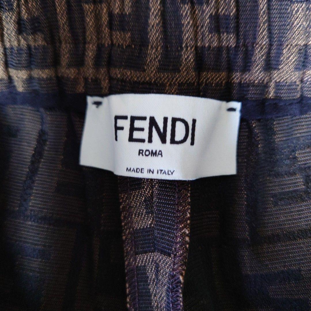 FENDI　ロゴショートパンツ　ブラウン・ベージュ