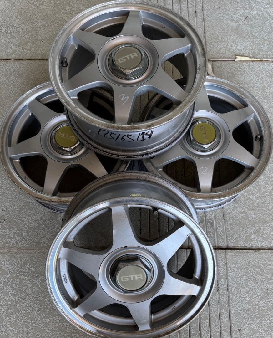 GT一R ネオヒス系当時ホイル 14インチPCD114.3/100-4H