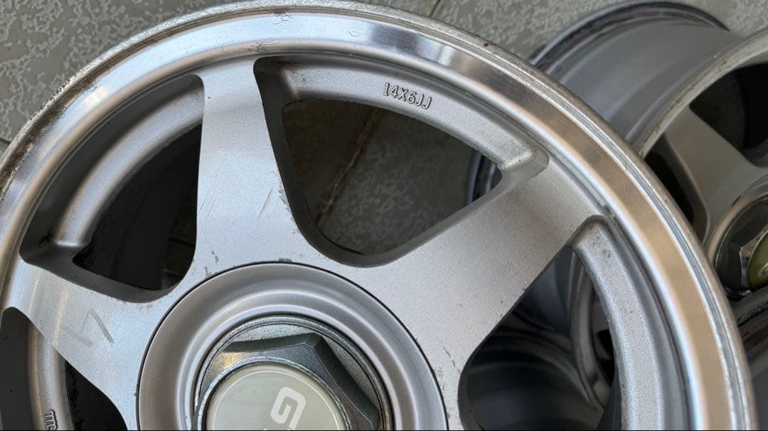 GT一R ネオヒス系当時ホイル 14インチPCD114.3/100-4H