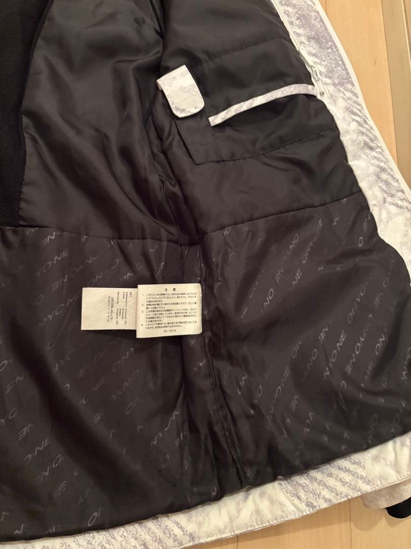 美品！1回着！オンヨネ　スキーウェア　上下セット　スノボウェア　Sサイズ