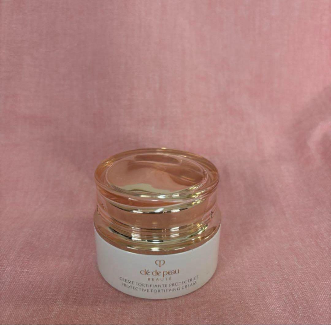 クレドポーボーテ　クレームプロテクトゥリスnクリーム状日中用乳液