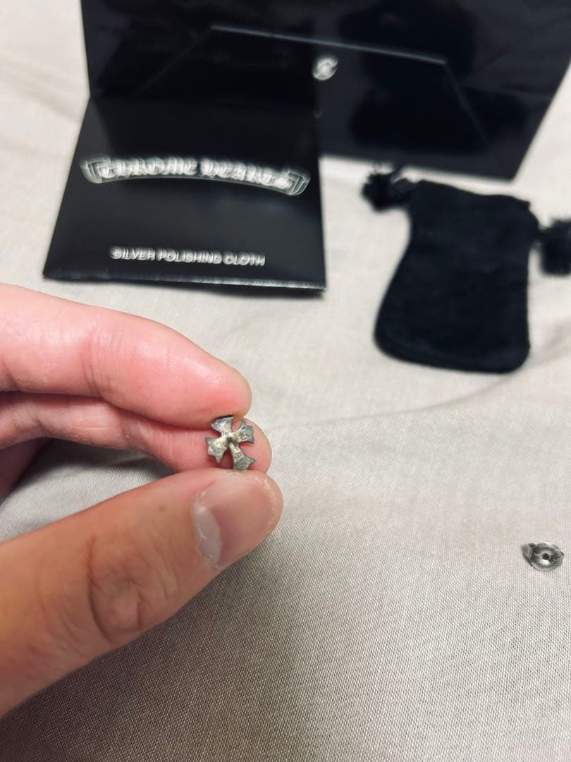 早い者勝ち！クロムハーツシルバークロスピアス