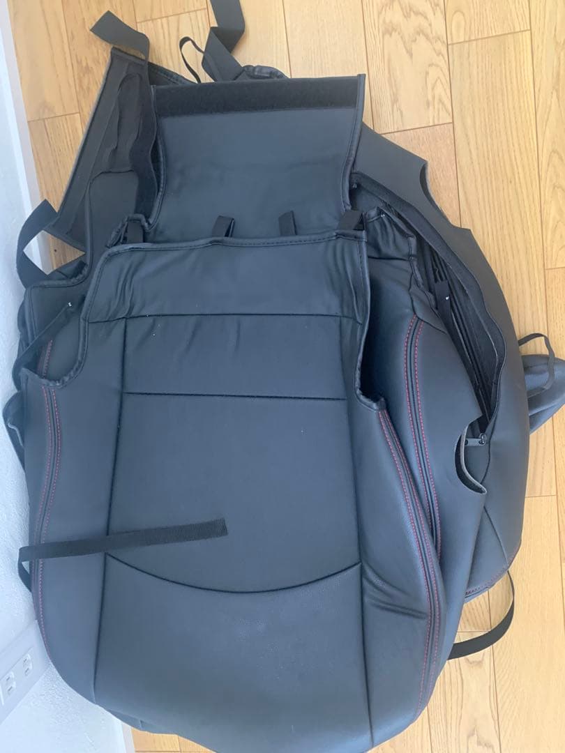 レフィナード　新型ヴォクシー　シートカバー